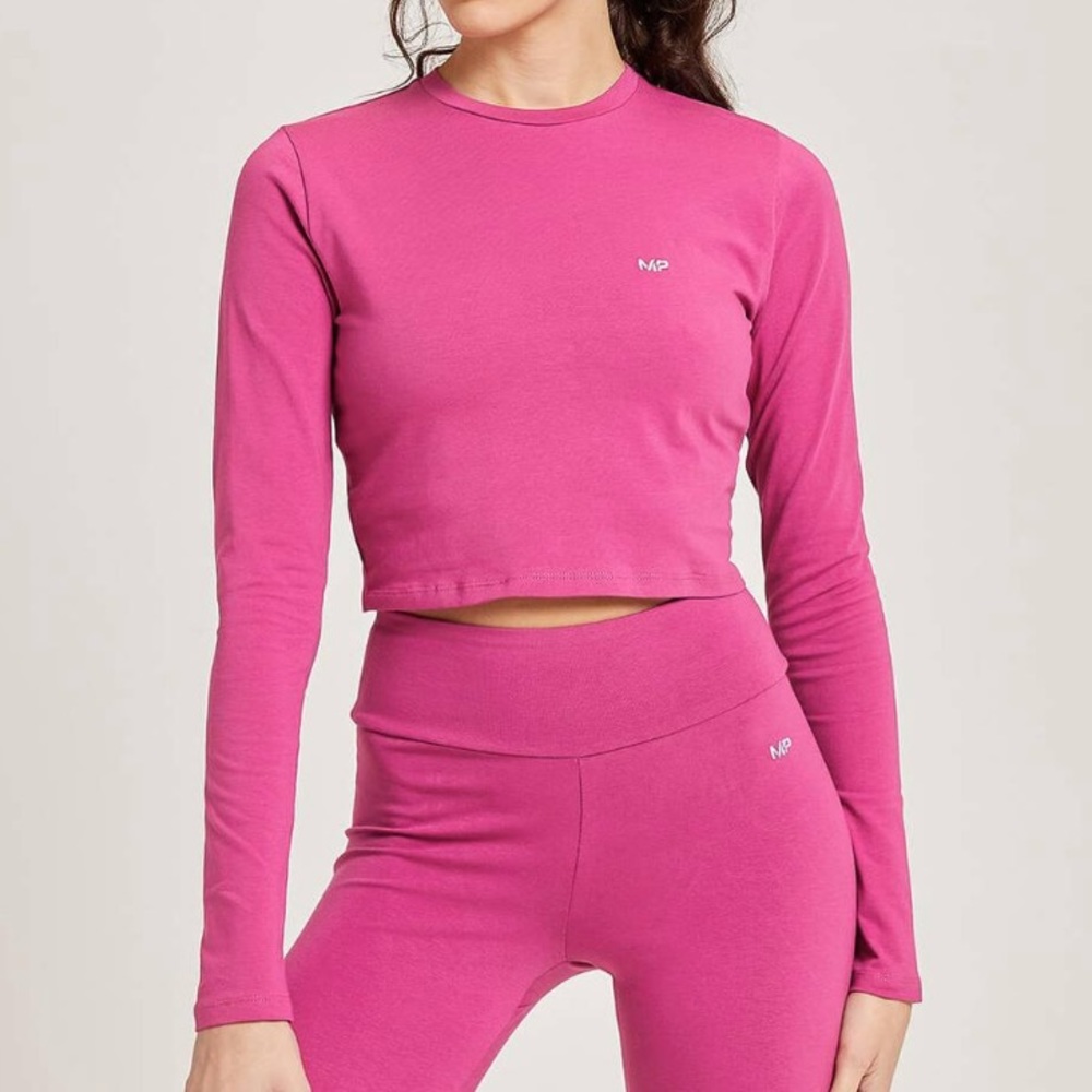 Rest Day Body Fit Long Sleeve Crop T-Shirt - Sangria/Pink Size Medium